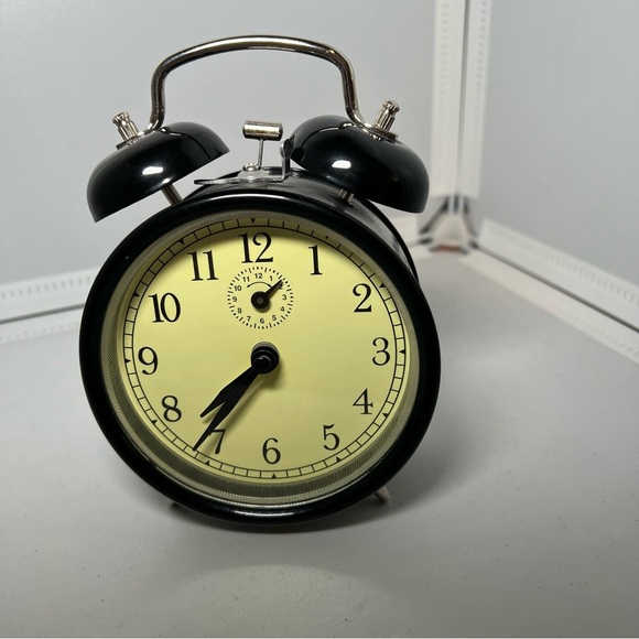Antique 2 Bell Desk Top Alarm Clock (Black) Fully Functional ! - Picture 1 of 5